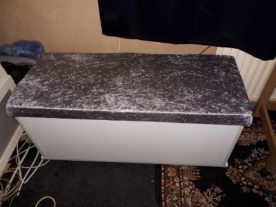 my new blanket box with seat i just put on 
