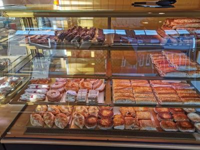 Things I Love
This is why I love going to the bakers I say it's a treat for my girls but really it's for me. lol
